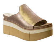 Flow in gold Platform Sandals